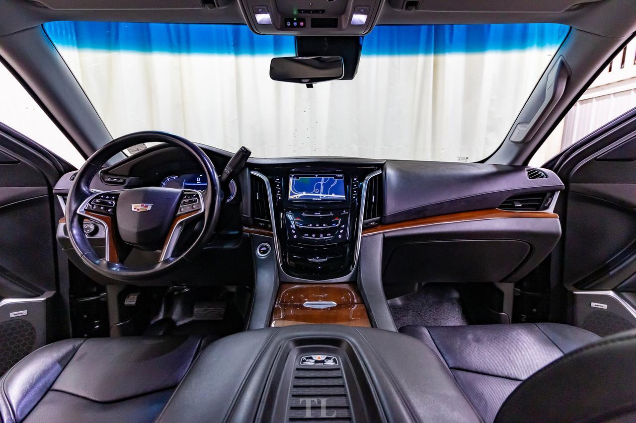 2018 Cadillac Escalade AWD Luxury Leather Roof Nav BCam Red Deer AB