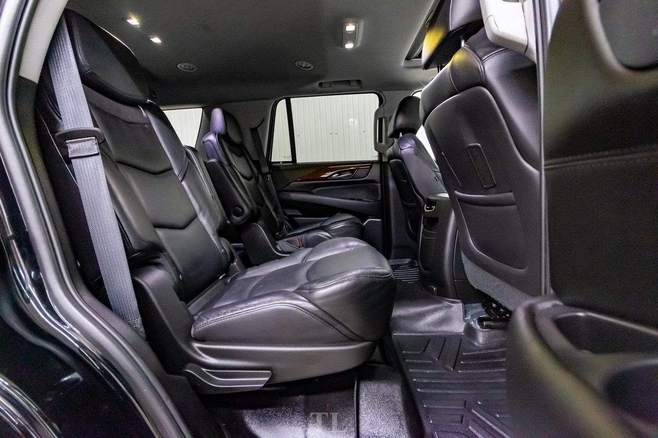 2018 Cadillac Escalade AWD Luxury Leather Roof Nav BCam Red Deer AB