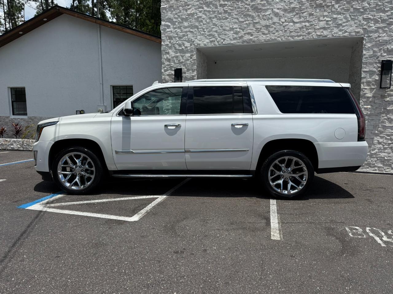 2018 Cadillac Escalade ESV 2WD 4dr Luxury