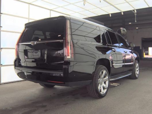 2018 Cadillac Escalade ESV Luxury