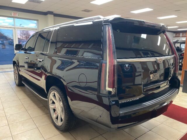 2018 Cadillac Escalade ESV Luxury