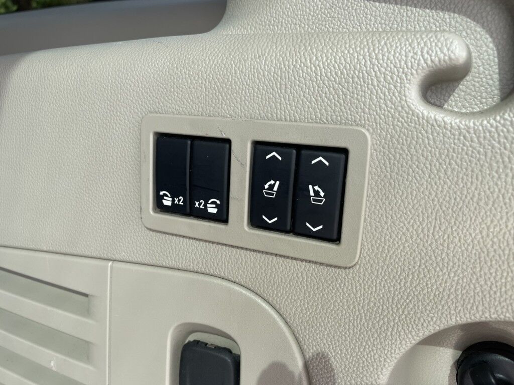 2018 Cadillac Escalade ESV Premium Luxury~CLEAN CARFAX~4X4~ADAPTIVE CRUISE CONTROL~BLIND SPOT WARNING~CHROME ROOF RACK~DRIVER ASSISTANCE PACKAGE~HEATED SEATS~KEYLESS ENTRY~LUXURY PACKAGE~REMOTE ENGINE START~RUNNING BOARDS~TRAILER HITCH Sarasota FL