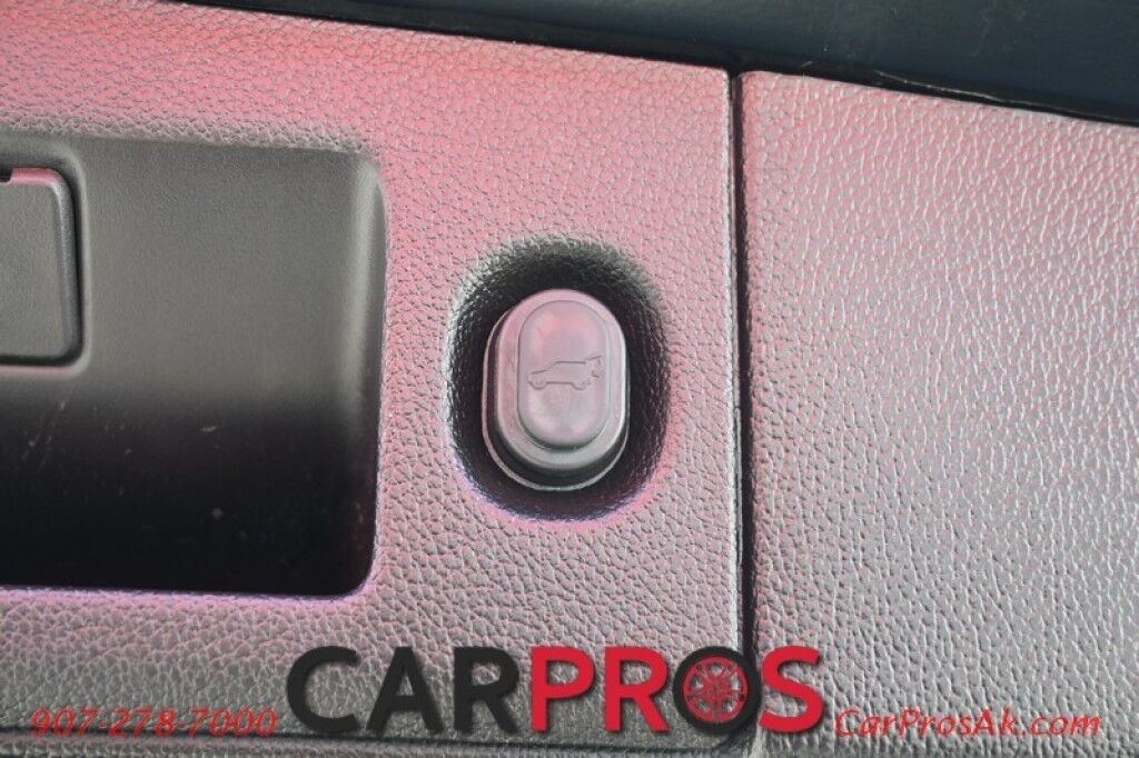 2018 Cadillac Escalade Luxury - 6.2L V8 - 4X4 - Heated & Cooled Leather Seats - 2nd Row Anchorage AK
