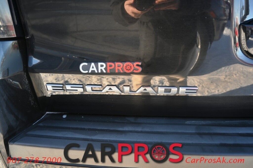 2018 Cadillac Escalade Luxury - 6.2L V8 - 4X4 - Heated & Cooled Leather Seats - 2nd Row Heated Seats - Heated Steering Wheel - 3rd Row - Seats 7 - Remote Start - Bose Sound System - HUD - NAV - Bluetooth - 360 Backup Camera - Sunroof - Tow Pkg Anchorage AK