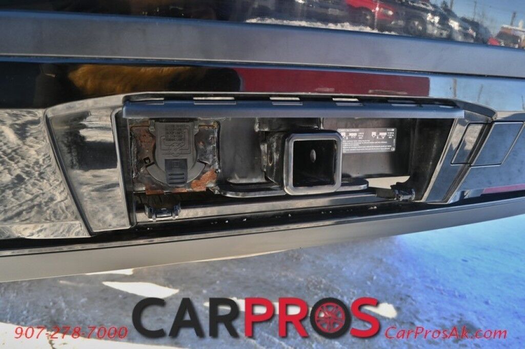 2018 Cadillac Escalade Luxury - 6.2L V8 - 4X4 - Heated & Cooled Leather Seats - 2nd Row Heated Seats - Heated Steering Wheel - 3rd Row - Seats 7 - Remote Start - Bose Sound System - HUD - NAV - Bluetooth - 360 Backup Camera - Sunroof - Tow Pkg Anchorage AK