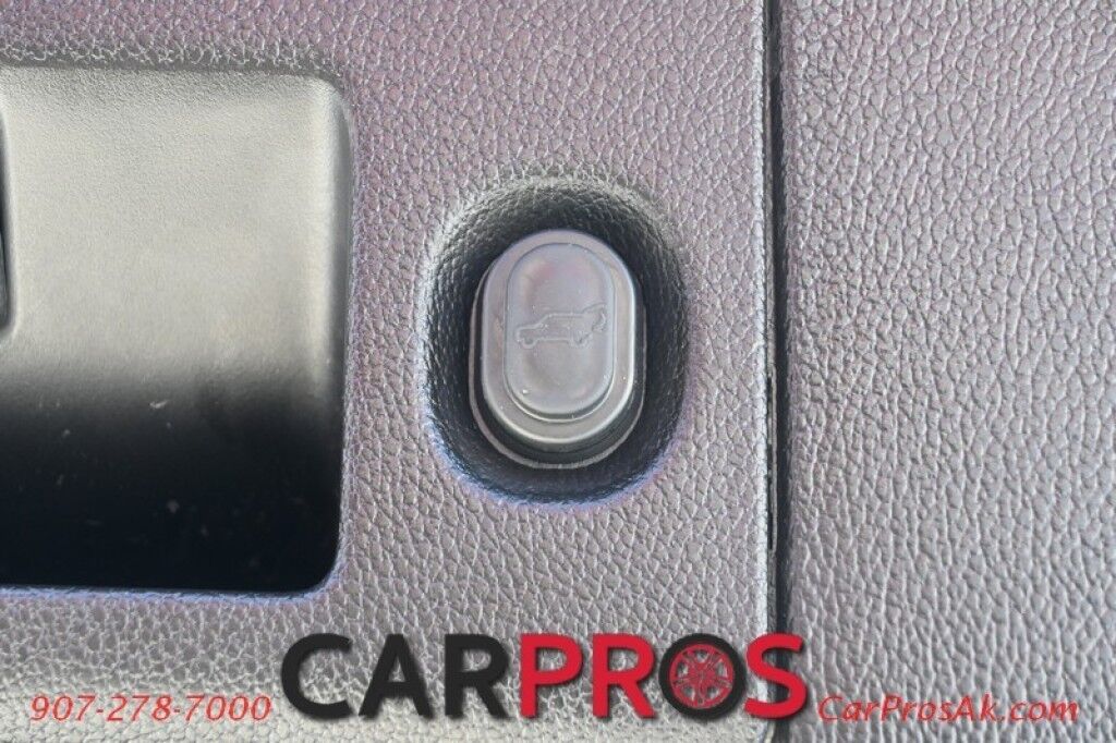 2018 Cadillac Escalade Luxury - 6.2L V8 - 4X4 - Heated & Cooled Leather Seats - 2nd Row Heated Seats - Heated Steering Wheel - 3rd Row - Seats 7 - Remote Start - Bose Sound System - HUD - NAV - Bluetooth - 360 Backup Camera - Sunroof - Tow Pkg Anchorage AK