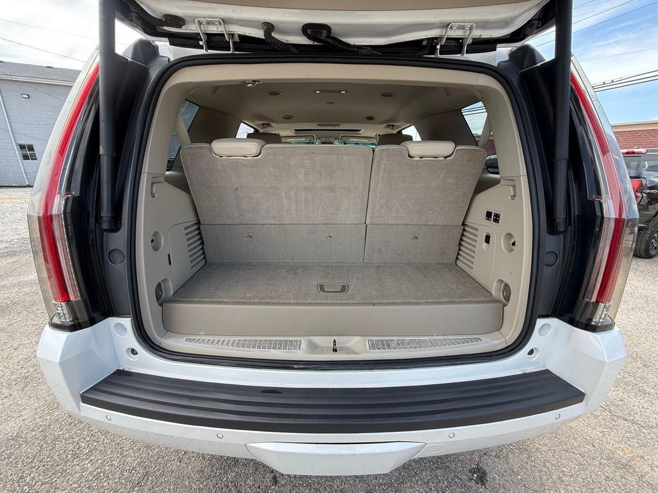 2018 Cadillac Escalade Luxury Crestwood KY