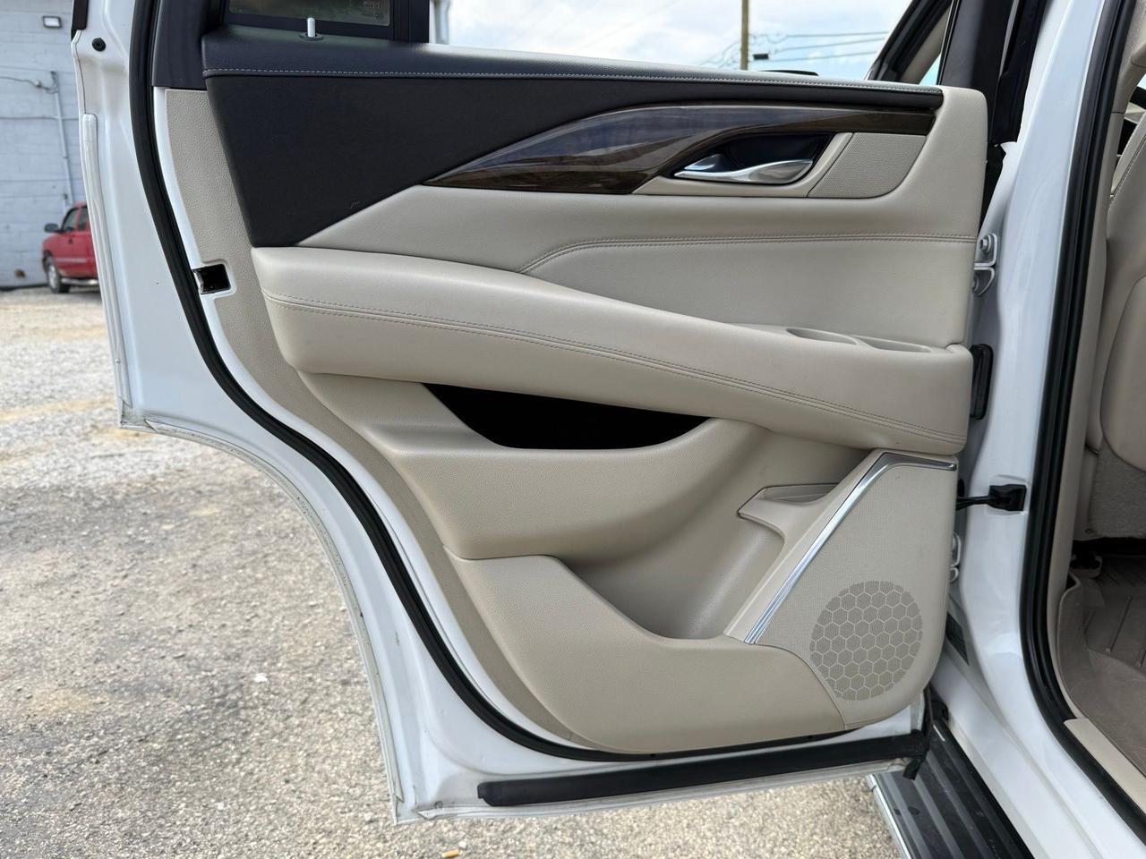 2018 Cadillac Escalade Luxury Crestwood KY