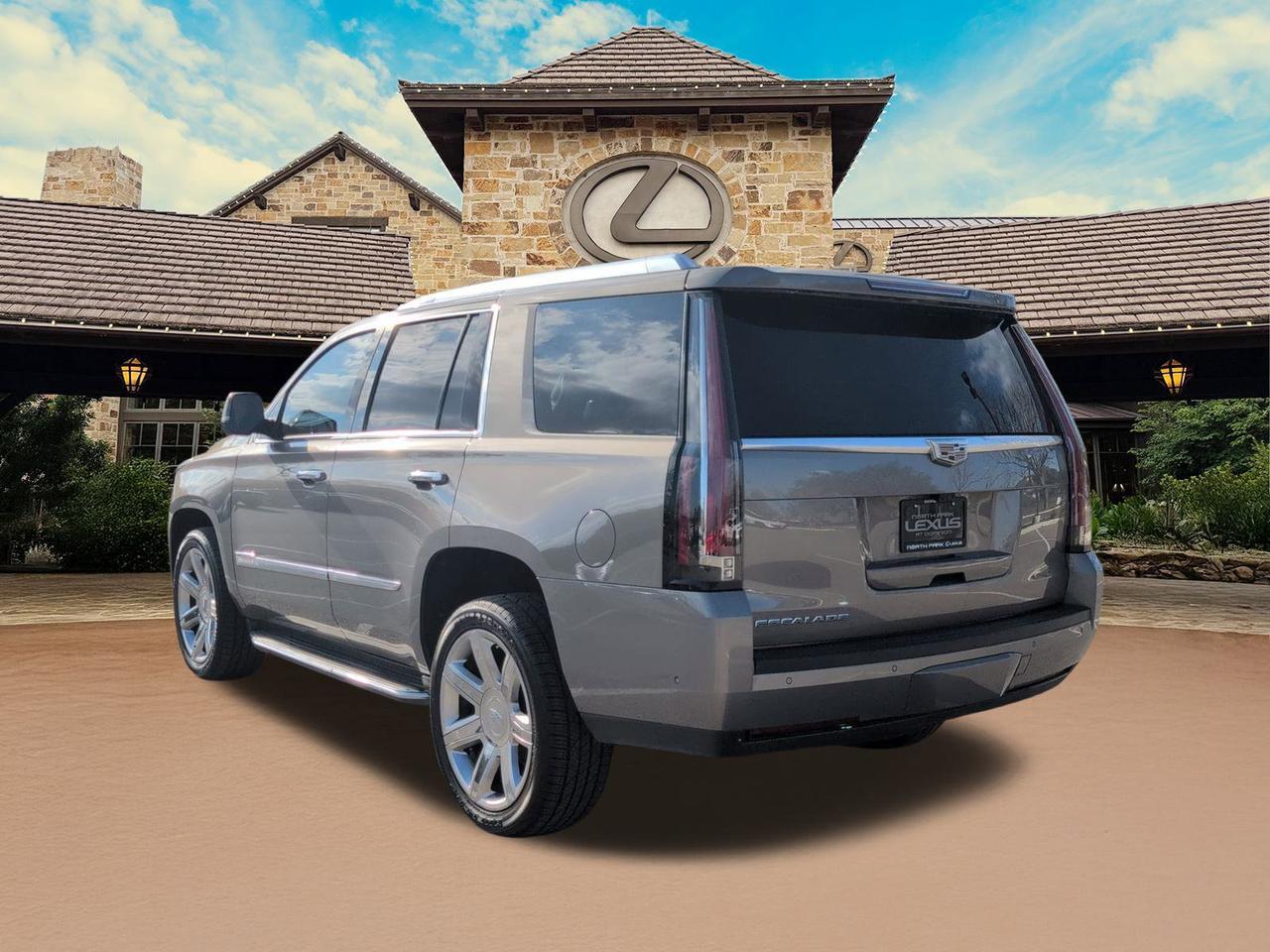 2018 Cadillac Escalade Luxury