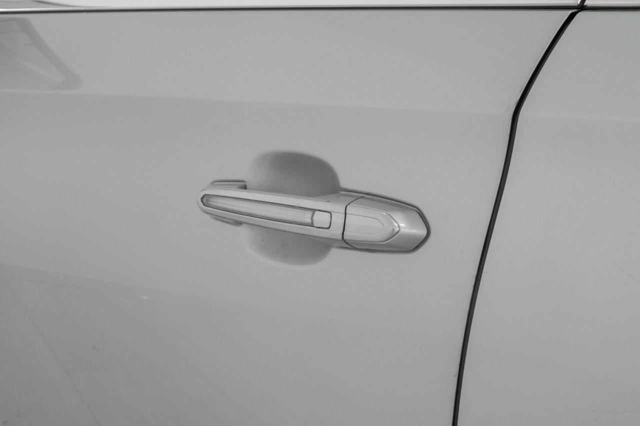 2018 Cadillac XTS LUXURY NAVIGATION AUTO PARKING ASSIST LEATHER HEATED AND COOLED SEATS REAR CAMERA Carrollton TX