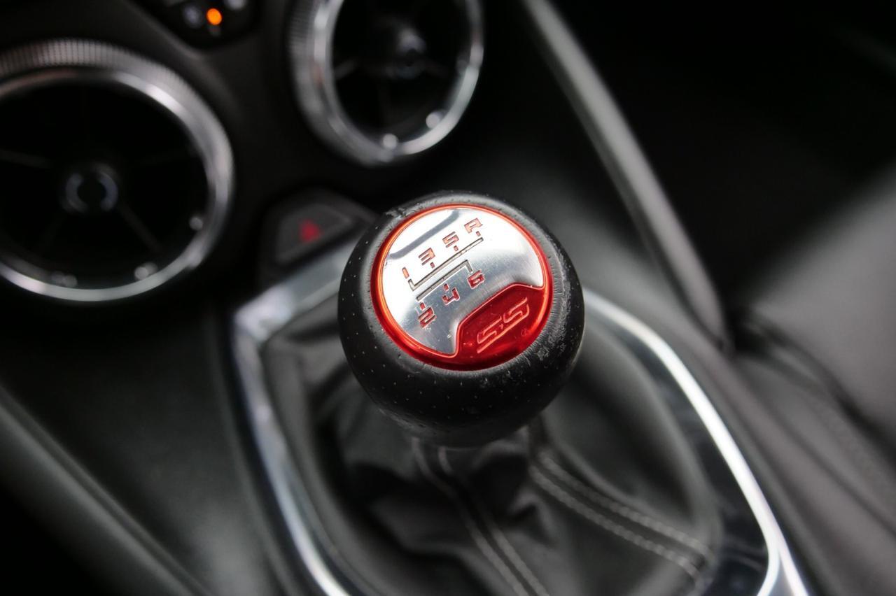 2018 Chevrolet Camaro 2SS / Manual / 1LE Suspension Handling PKG / 6.2L V8! Lincolnton NC