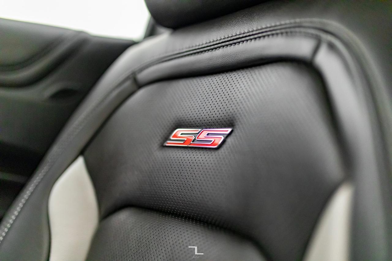 2018 Chevrolet Camaro 2SS Manual Leather Roof Nav BCam Red Deer AB