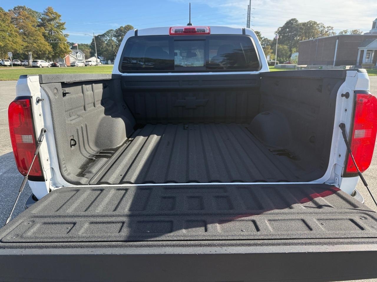2018 Chevrolet Colorado 2WD Z71, HEATED SEATS, WIFI, BED LINER, RUNNING BOARDS, POWER MIRRORS, TOW HOOKS, REAR BUMPER STEP, REAR SLIDING WINDOW, BLUETOOTH, BACKUP CAMERA, MAKE THIS CHEVROLET COLORADO YOURS TODAY! Norfolk VA
