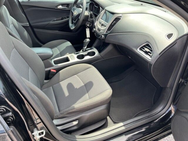2018 Chevrolet Cruze LS photo 19
