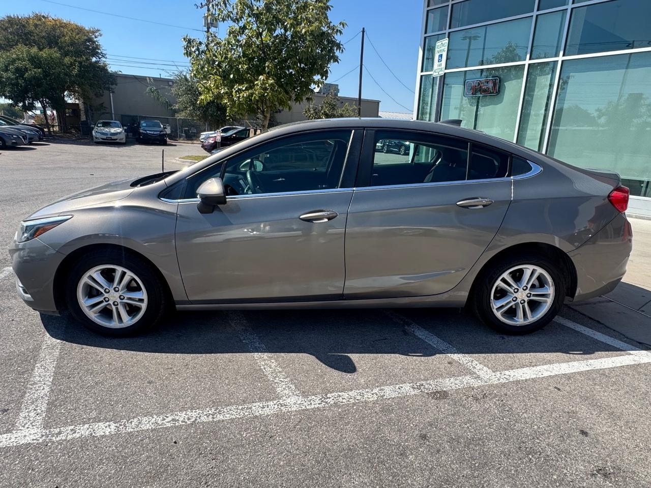 2018 Chevrolet Cruze LT Auto