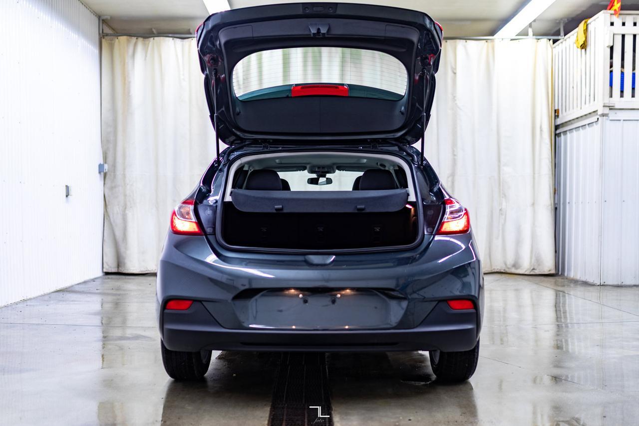 2018 Chevrolet Cruze LT Hatchback Roof BCam Red Deer AB