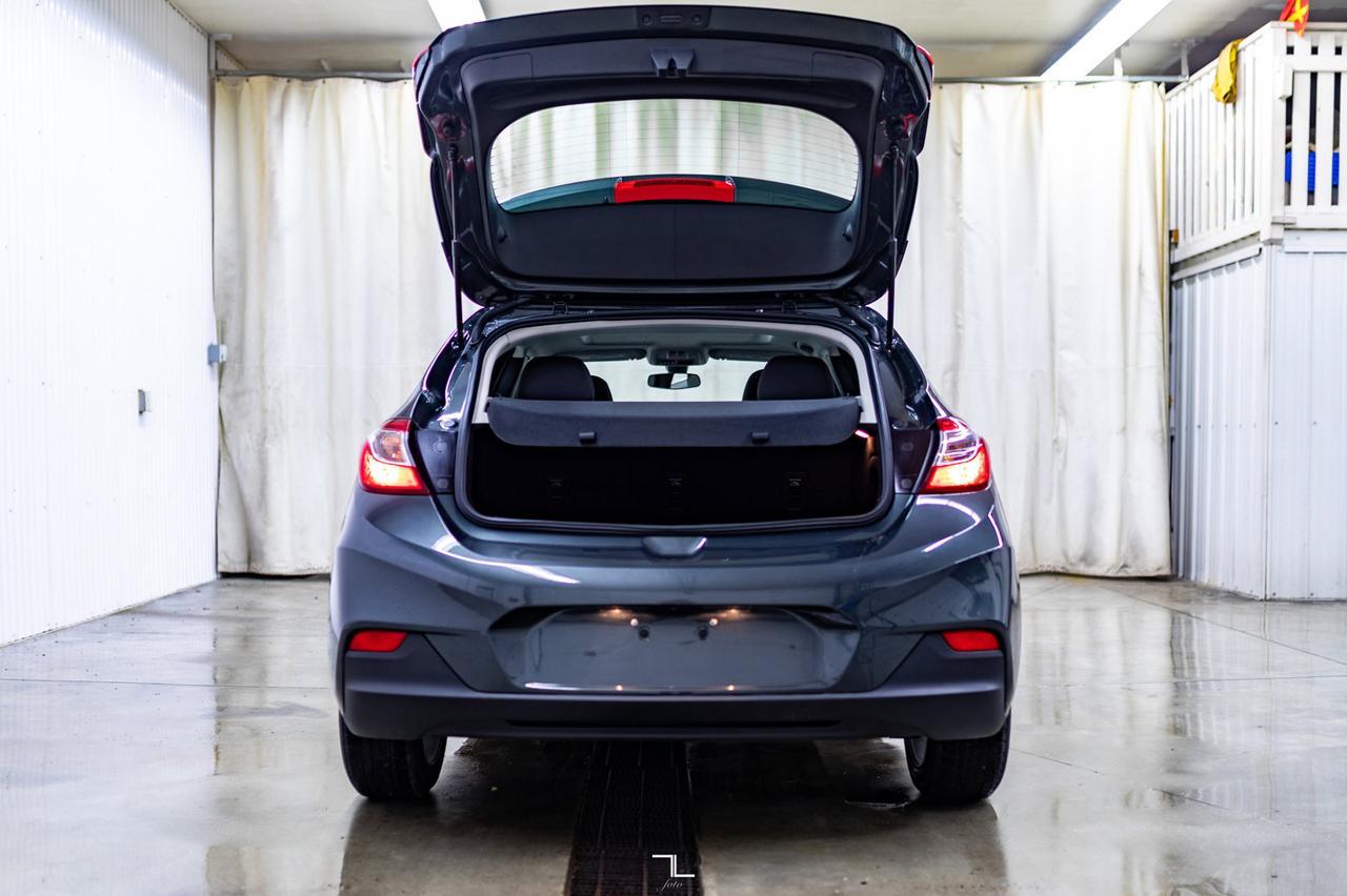 2018 Chevrolet Cruze LT Hatchback Roof BCam Red Deer AB