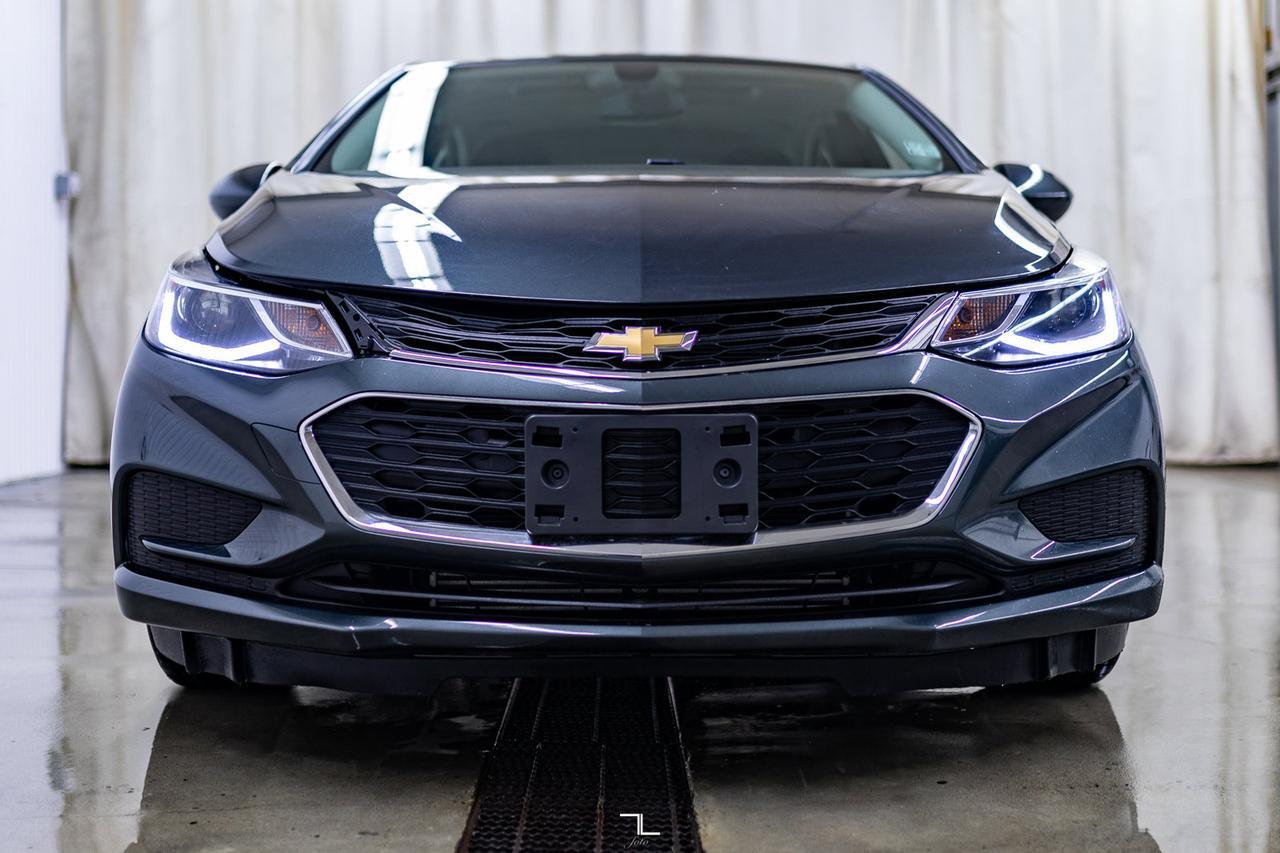 2018 Chevrolet Cruze LT Hatchback Roof BCam Red Deer AB
