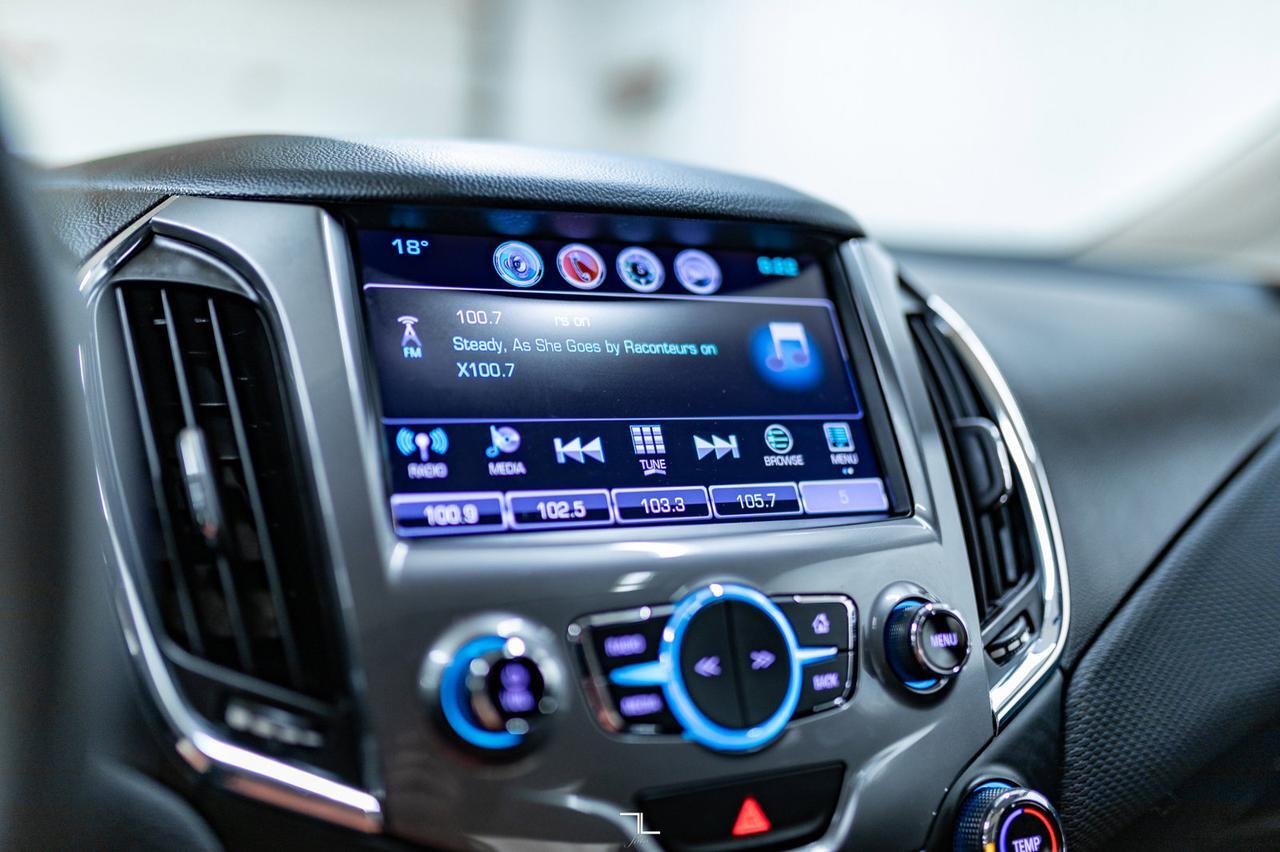 2018 Chevrolet Cruze LT Hatchback Roof BCam Red Deer AB