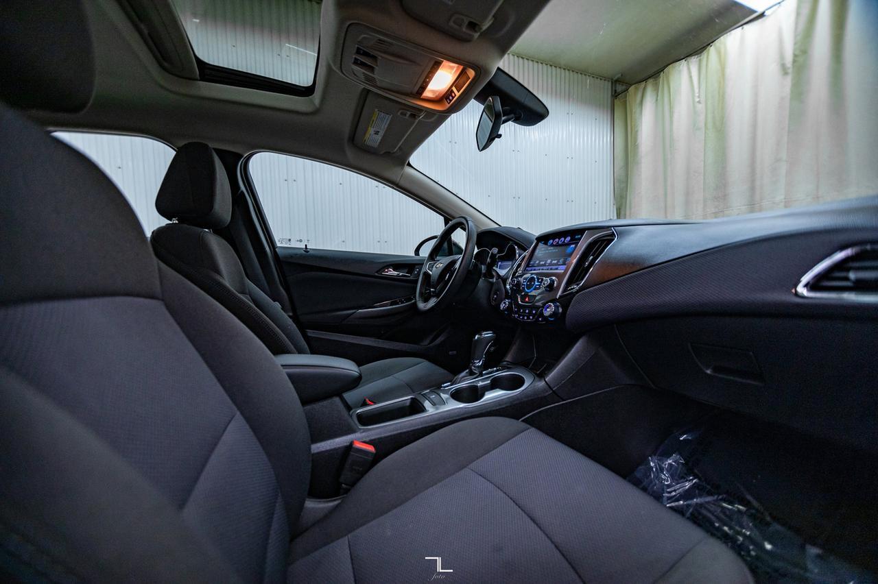 2018 Chevrolet Cruze LT Hatchback Roof BCam Red Deer AB