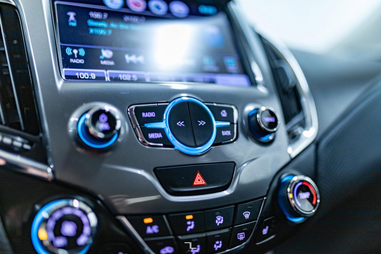 2018 Chevrolet Cruze LT Hatchback Roof BCam Red Deer AB