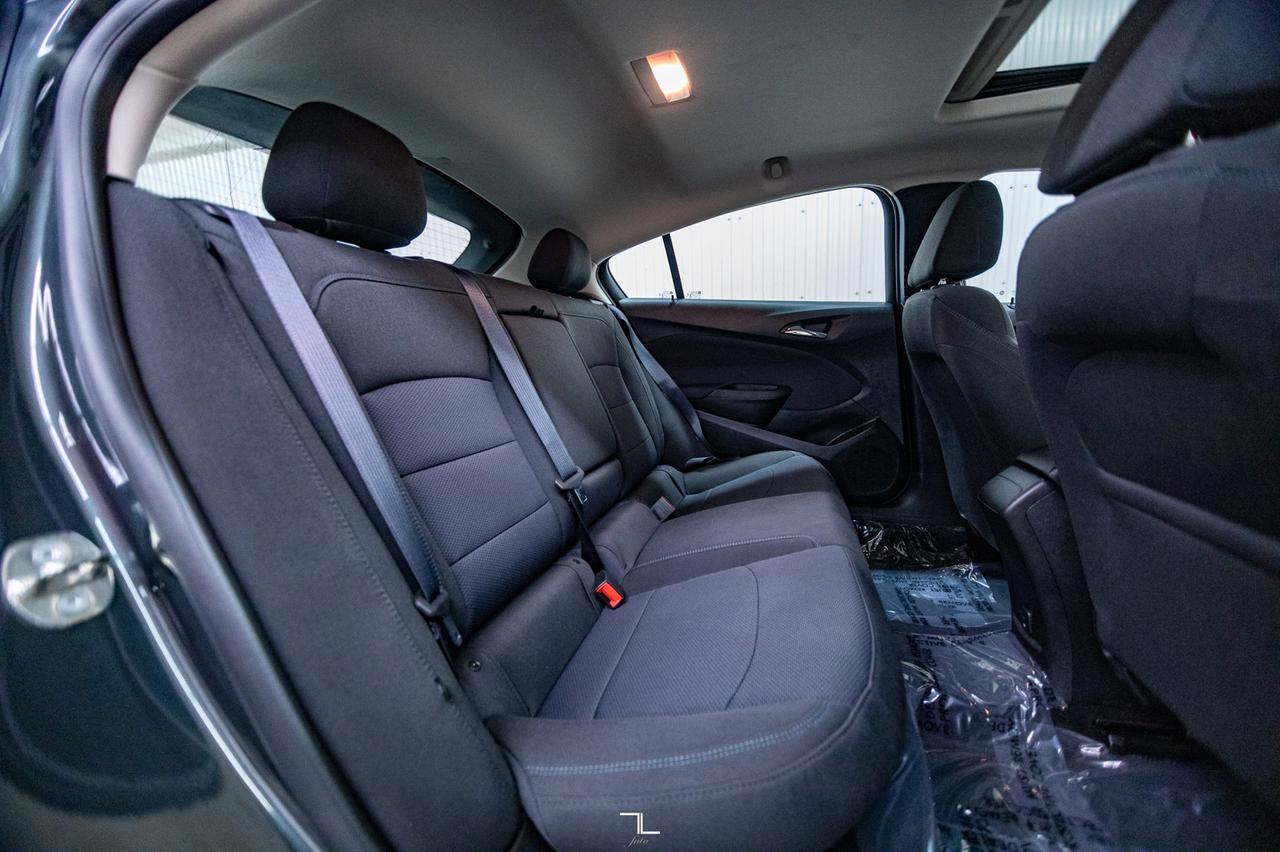 2018 Chevrolet Cruze LT Hatchback Roof BCam Red Deer AB