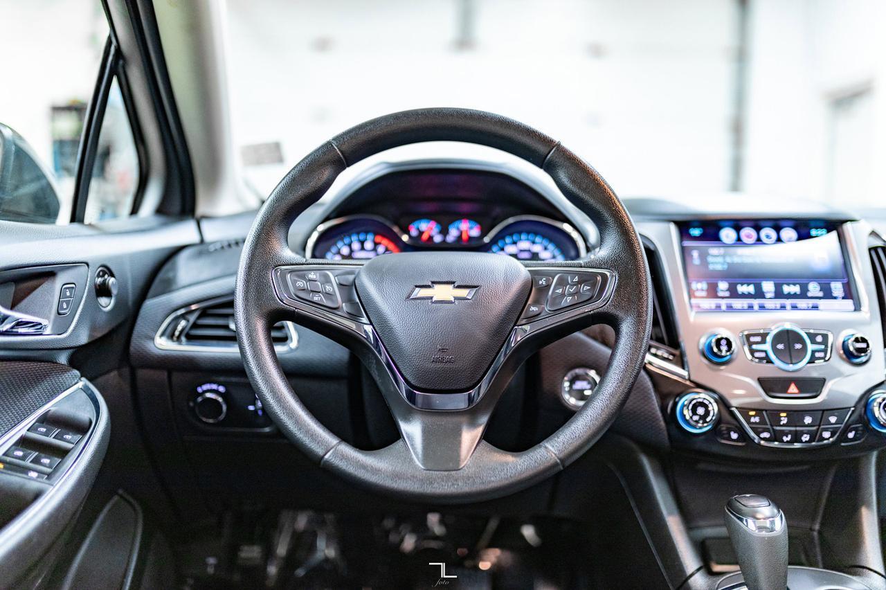 2018 Chevrolet Cruze LT Hatchback Roof BCam Red Deer AB