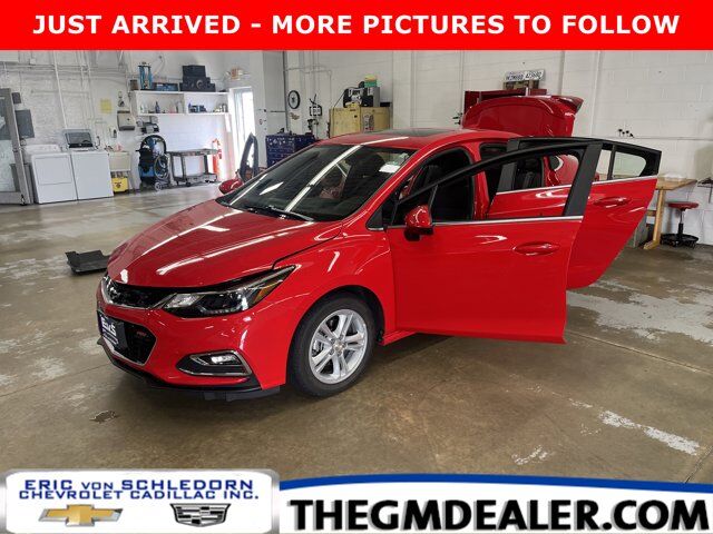 2018 Chevrolet Cruze LT RS 4dr Sun&Sound ConveniencePkgs w/Sunroof Bose 8InchRadio 8-WayPwrDrvrSeat HtdSeats RemoteStart Milwaukee WI