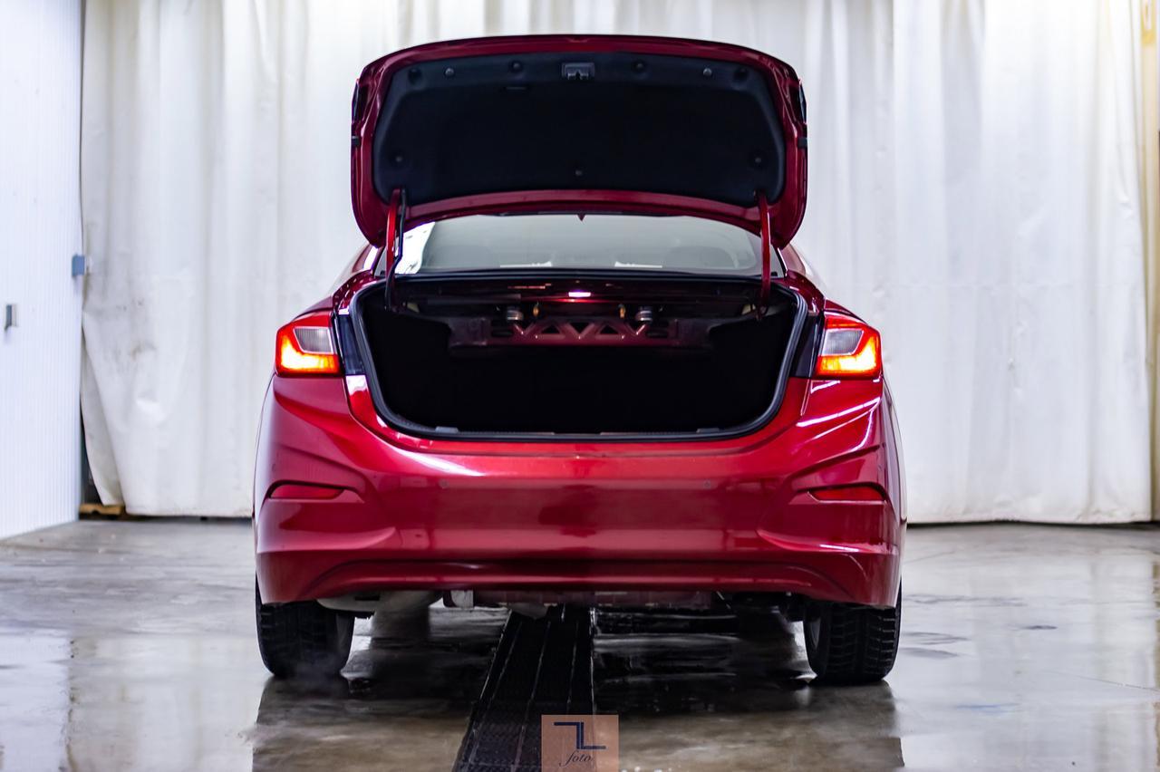 2018 Chevrolet Cruze LT Roof BCam Red Deer AB