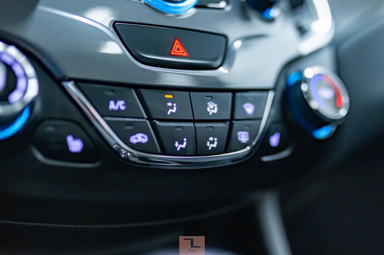 2018 Chevrolet Cruze LT Roof BCam Red Deer AB