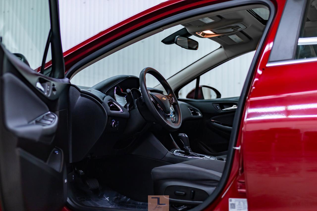 2018 Chevrolet Cruze LT Roof BCam Red Deer AB