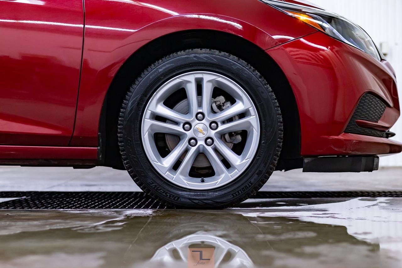 2018 Chevrolet Cruze LT Roof BCam Red Deer AB