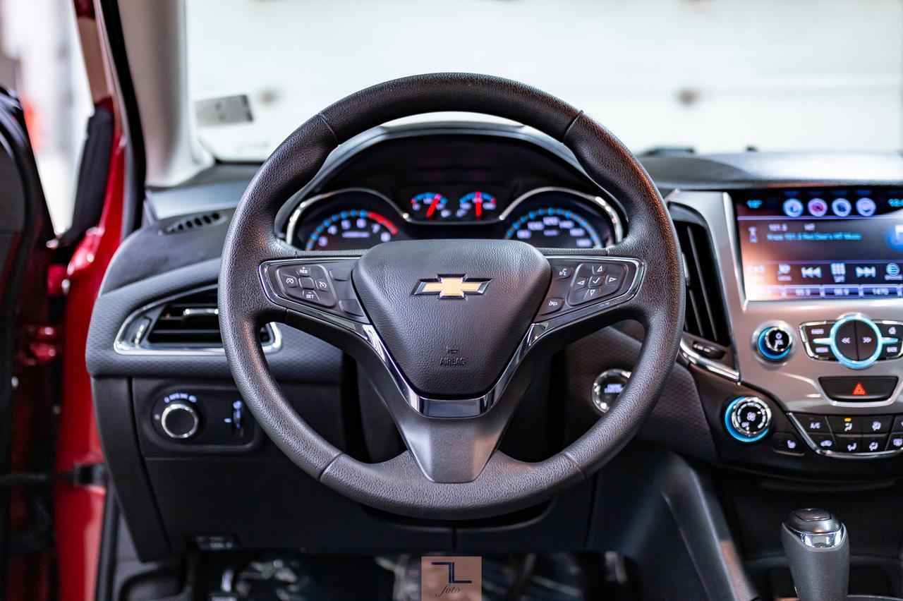 2018 Chevrolet Cruze LT Roof BCam Red Deer AB