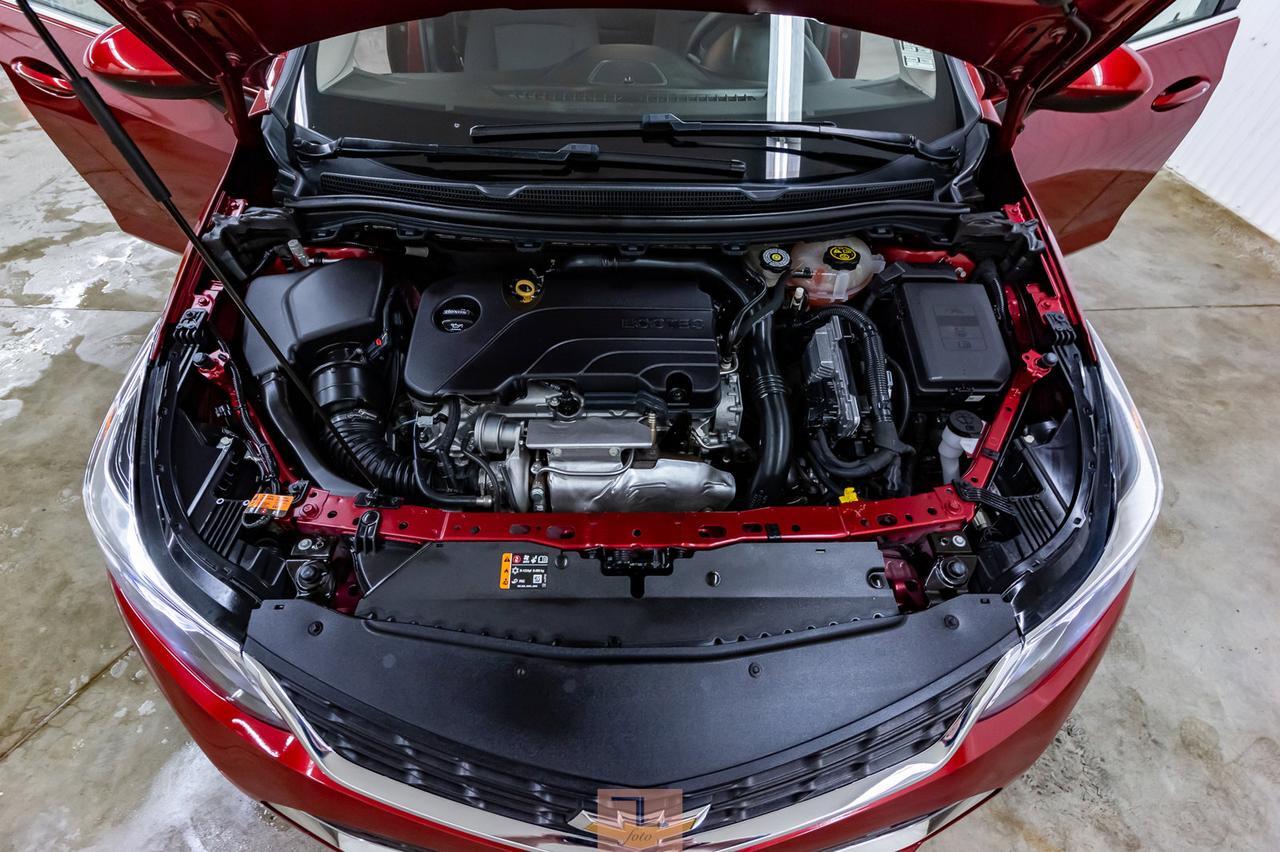 2018 Chevrolet Cruze LT Roof BCam Red Deer AB