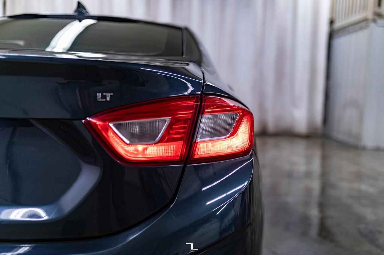 2018 Chevrolet Cruze LT Roof BCam Red Deer AB