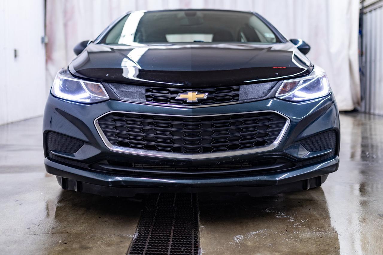 2018 Chevrolet Cruze LT Roof BCam Red Deer AB
