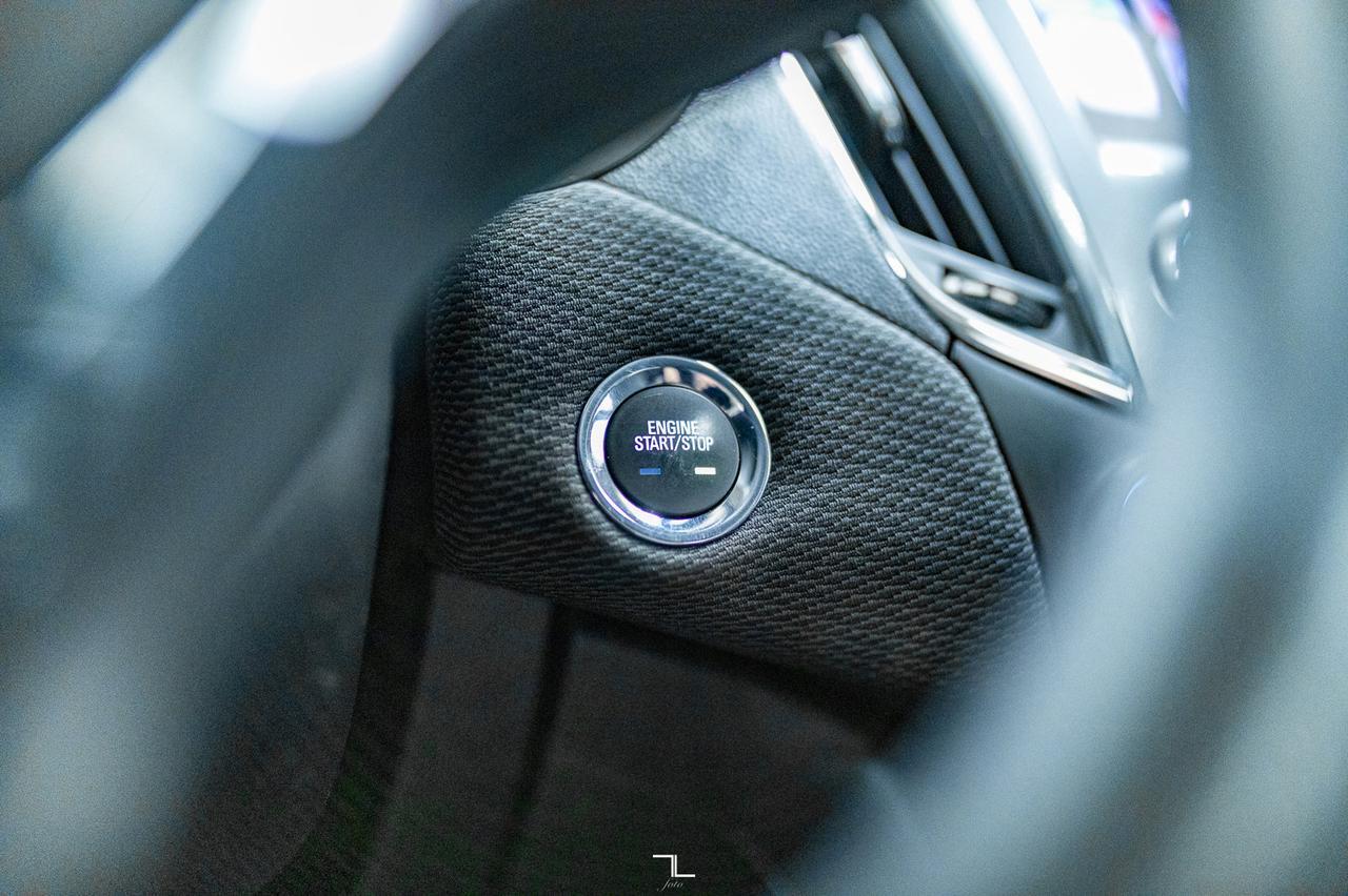 2018 Chevrolet Cruze LT Roof BCam Red Deer AB