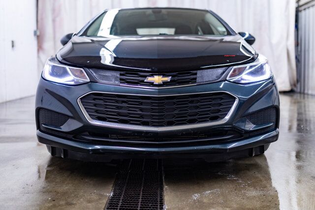 2018 Chevrolet Cruze LT Roof BCam Red Deer AB