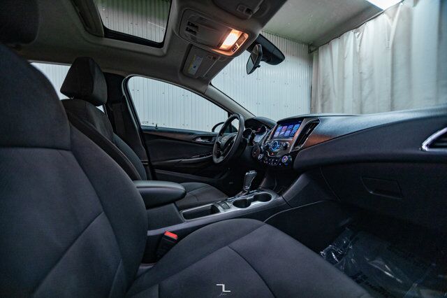 2018 Chevrolet Cruze LT Roof BCam Red Deer AB