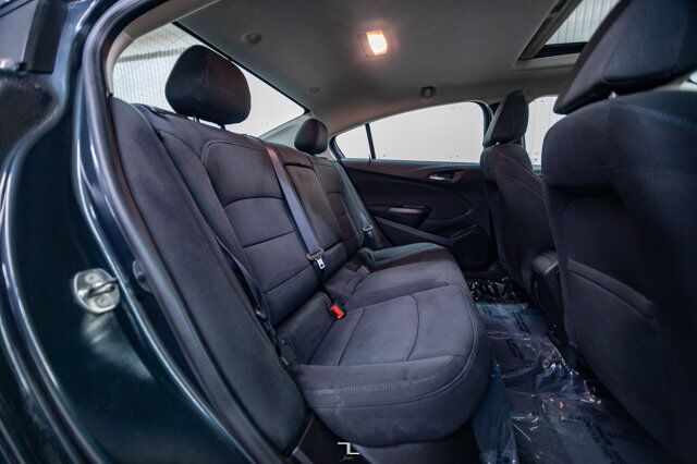 2018 Chevrolet Cruze LT Roof BCam Red Deer AB