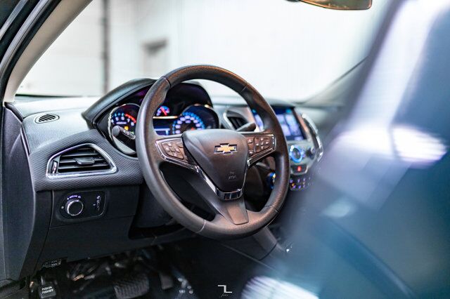 2018 Chevrolet Cruze LT Roof BCam Red Deer AB