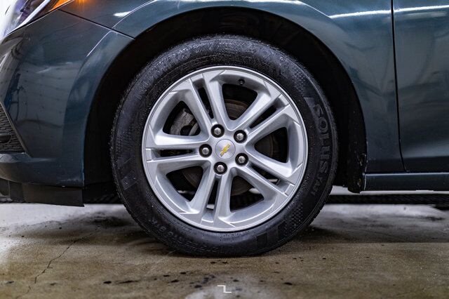 2018 Chevrolet Cruze LT Roof BCam Red Deer AB