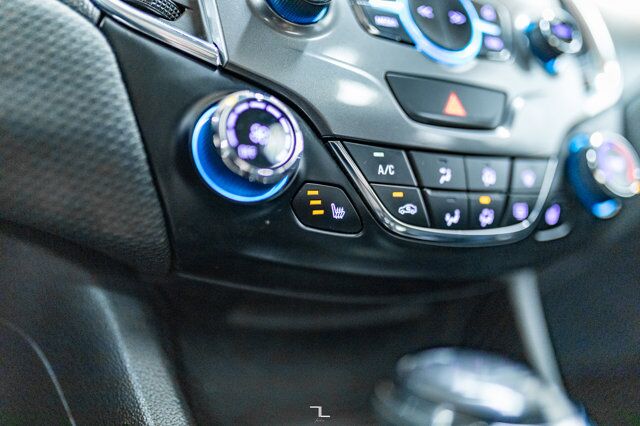 2018 Chevrolet Cruze LT Roof BCam Red Deer AB