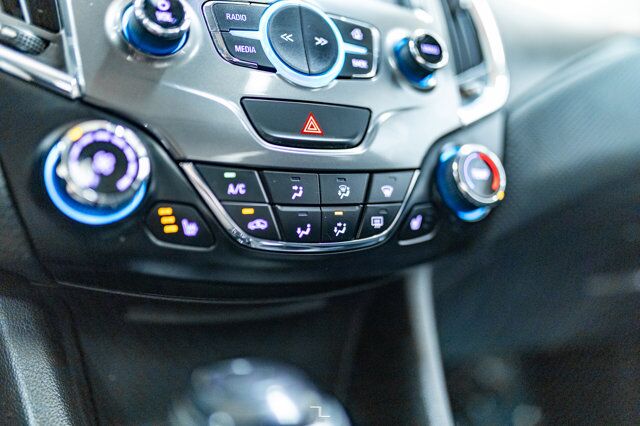 2018 Chevrolet Cruze LT Roof BCam Red Deer AB