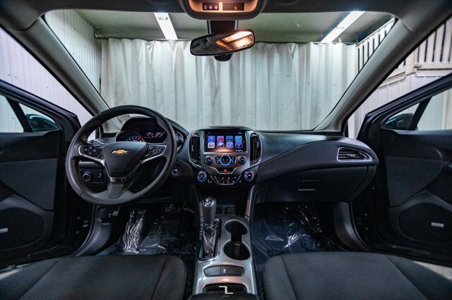 2018 Chevrolet Cruze LT Roof BCam Red Deer AB