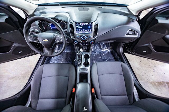 2018 Chevrolet Cruze LT Roof BCam Red Deer AB