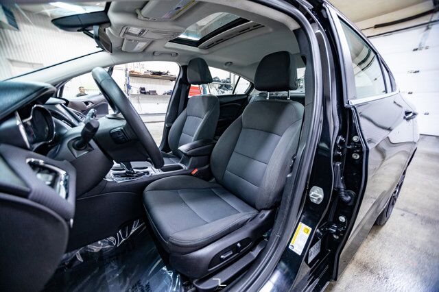 2018 Chevrolet Cruze LT Roof BCam Red Deer AB