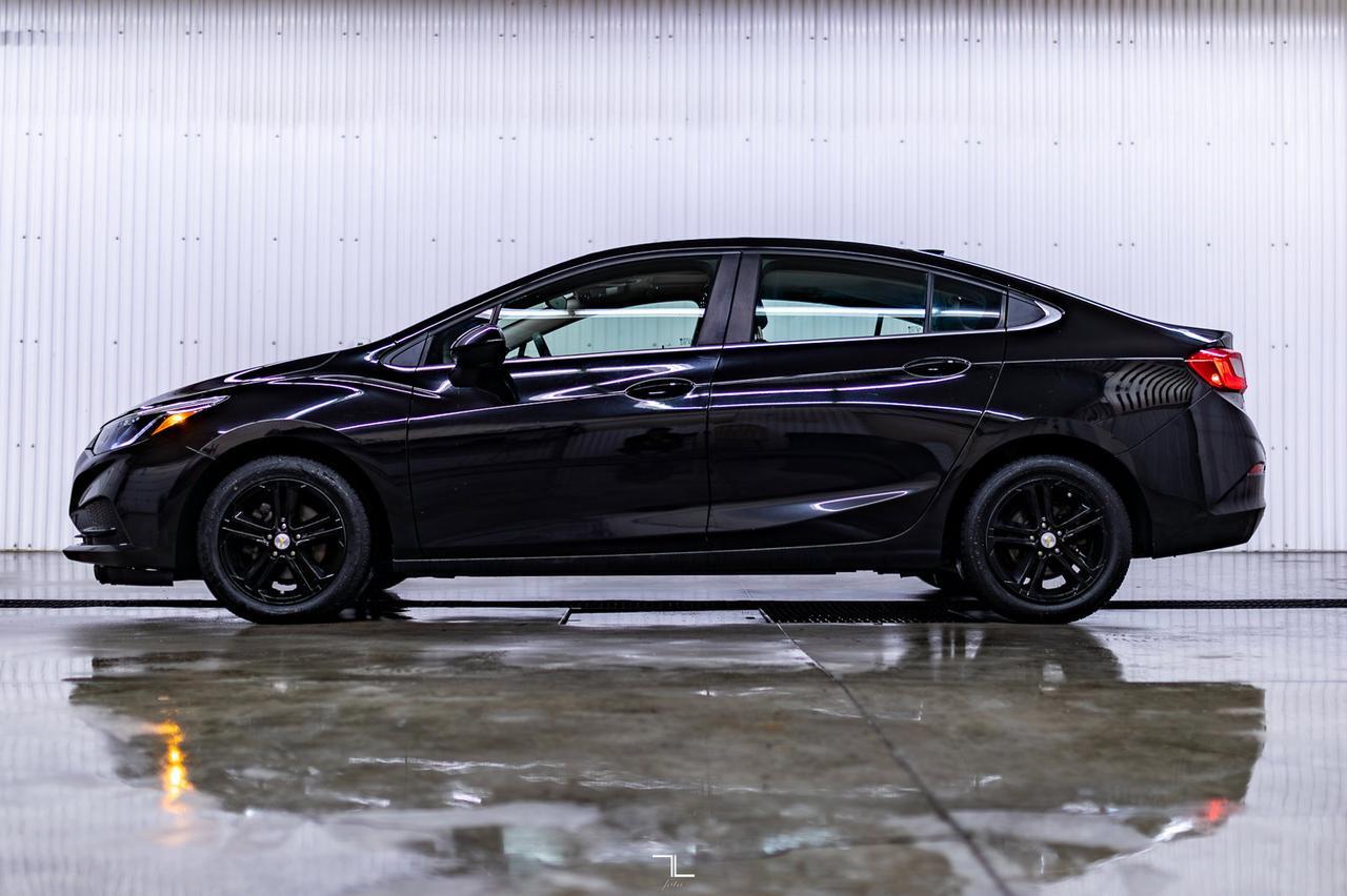 2018 Chevrolet Cruze LT Roof BCam Red Deer AB