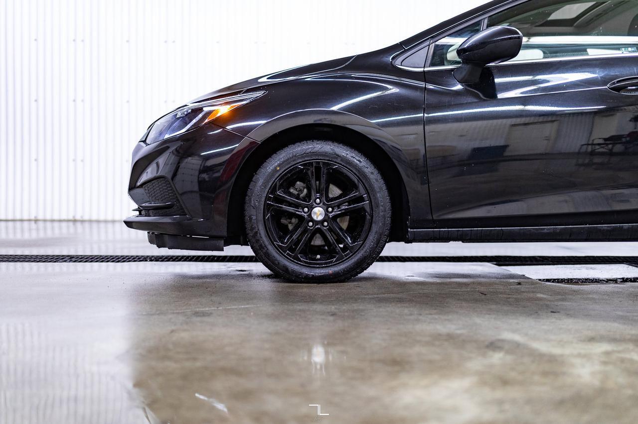 2018 Chevrolet Cruze LT Roof BCam Red Deer AB