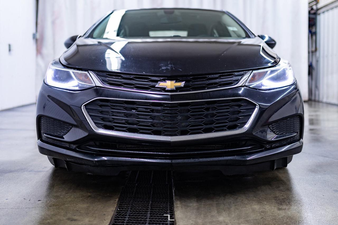 2018 Chevrolet Cruze LT Roof BCam Red Deer AB